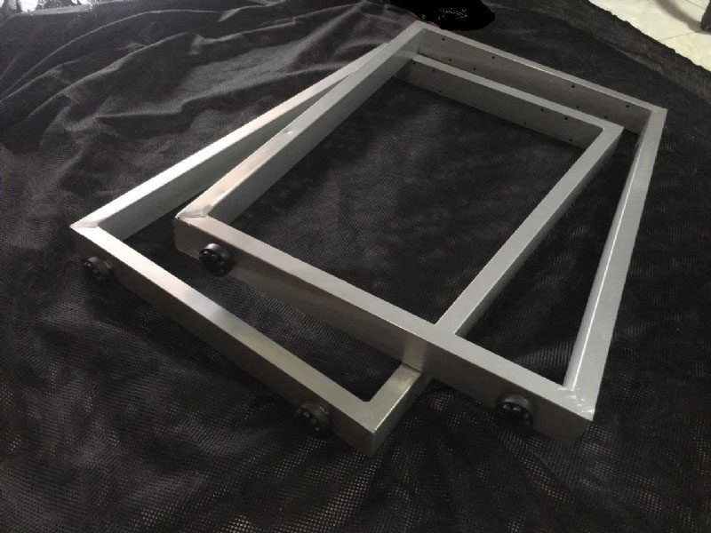 khung bàn bằng sắt sơn tĩnh điện