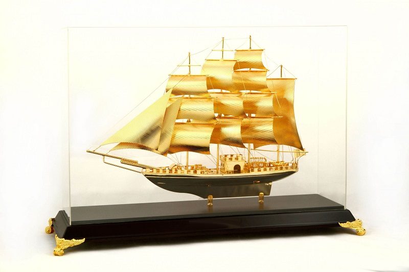 Mô hình thuyền buồm phòng giám đốc