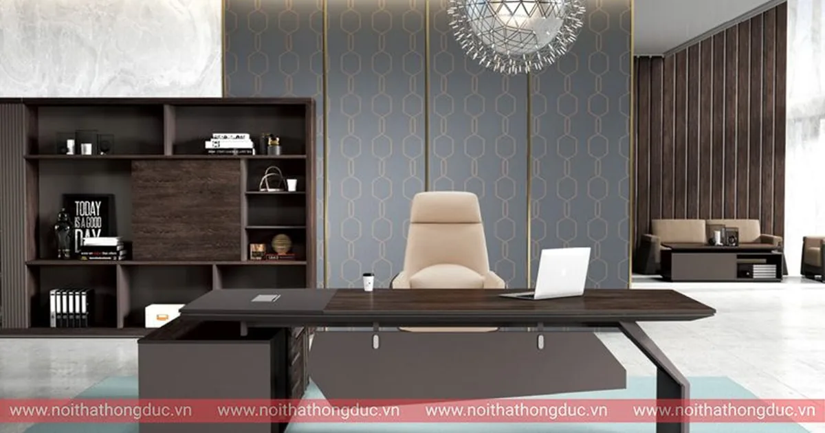 Bàn giám đốc LUX-B06 kê trong phòng có ánh sáng tự nhiên