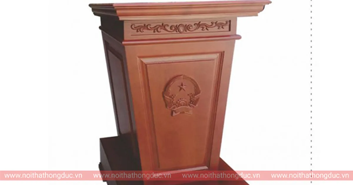 Bục phát biểu gỗ tự nhiên có huy hiệu phía trước