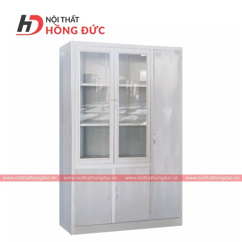 Hai tủ sắt ghép cạnh nhau, mỗi tủ nhiều ngăn có khóa