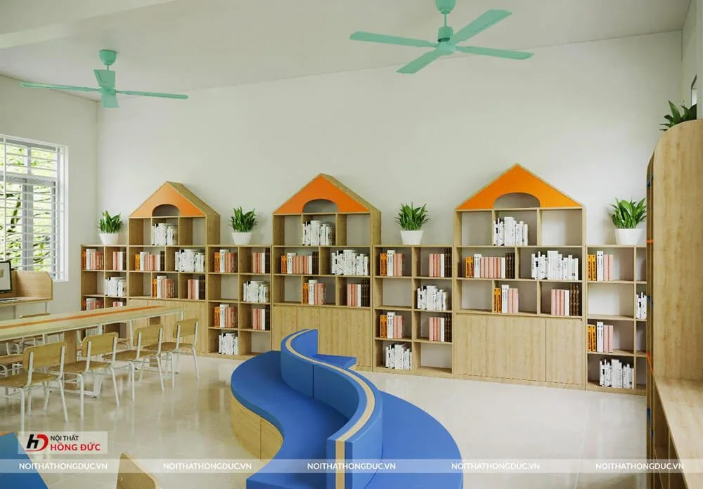 Không gian thư viện đã sắp xếp gọn gàng tủ và giá học liệu