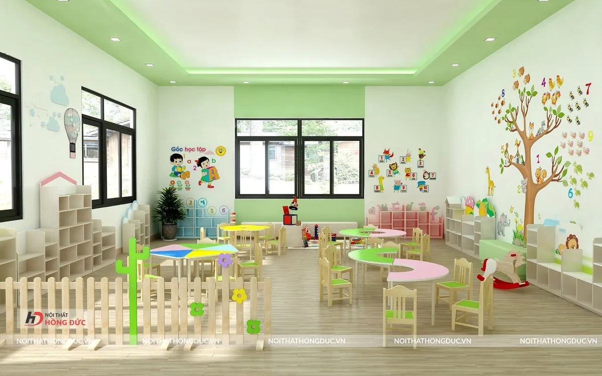 Lớp mầm non đã trang bị bàn ghế nhỏ và giá kệ đồ chơi