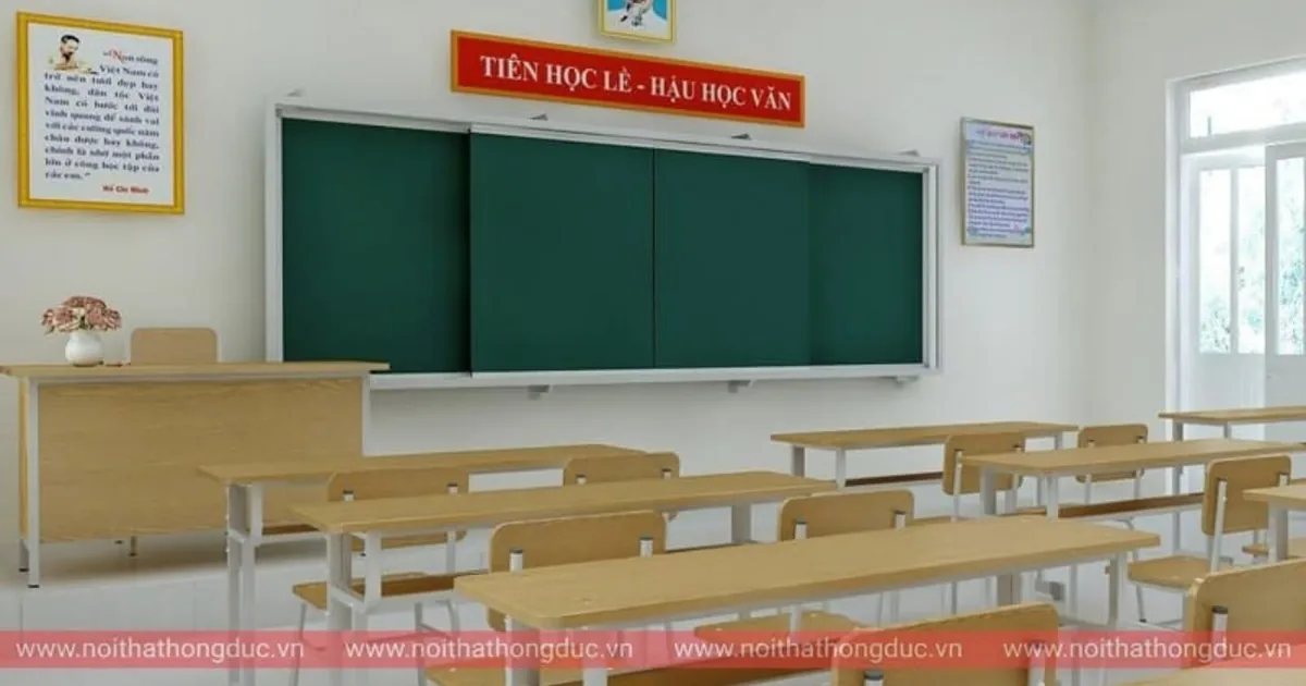 Phòng học đã trang bị đồng bộ bàn ghế học sinh và bàn giáo viên