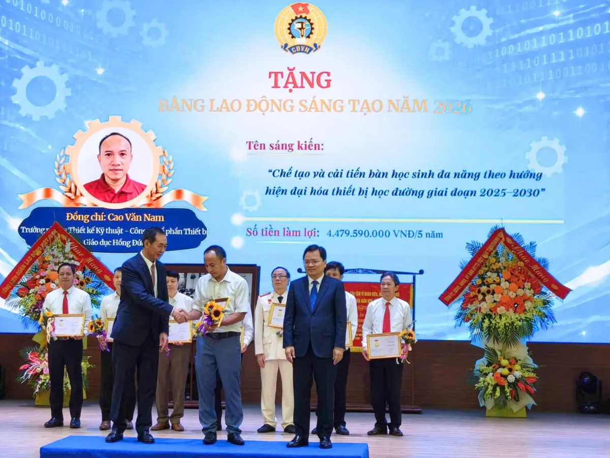 Đồng chí Cao Văn Nam của Hồng Đức nhận Bằng Lao động sáng tạo năm 2026