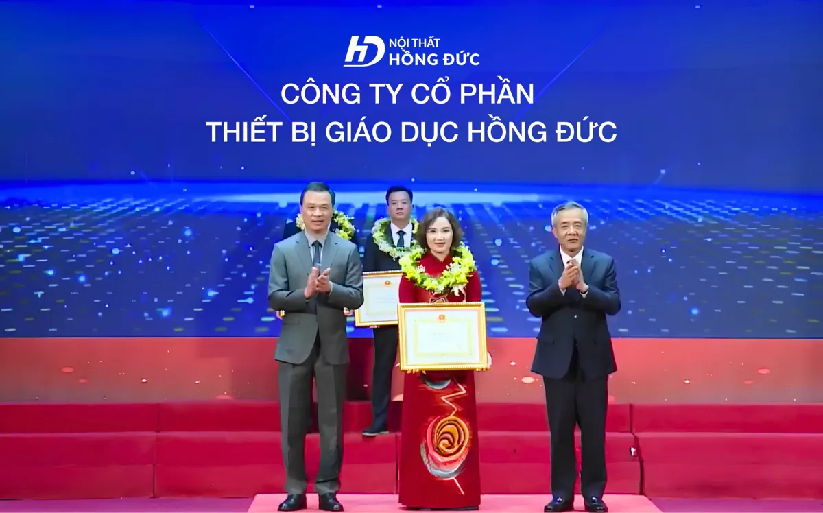 Công ty Cổ phần Thiết bị Giáo dục Hồng Đức được tôn vinh Doanh nghiệp tiêu biểu tỉnh Thanh Hóa năm 2026